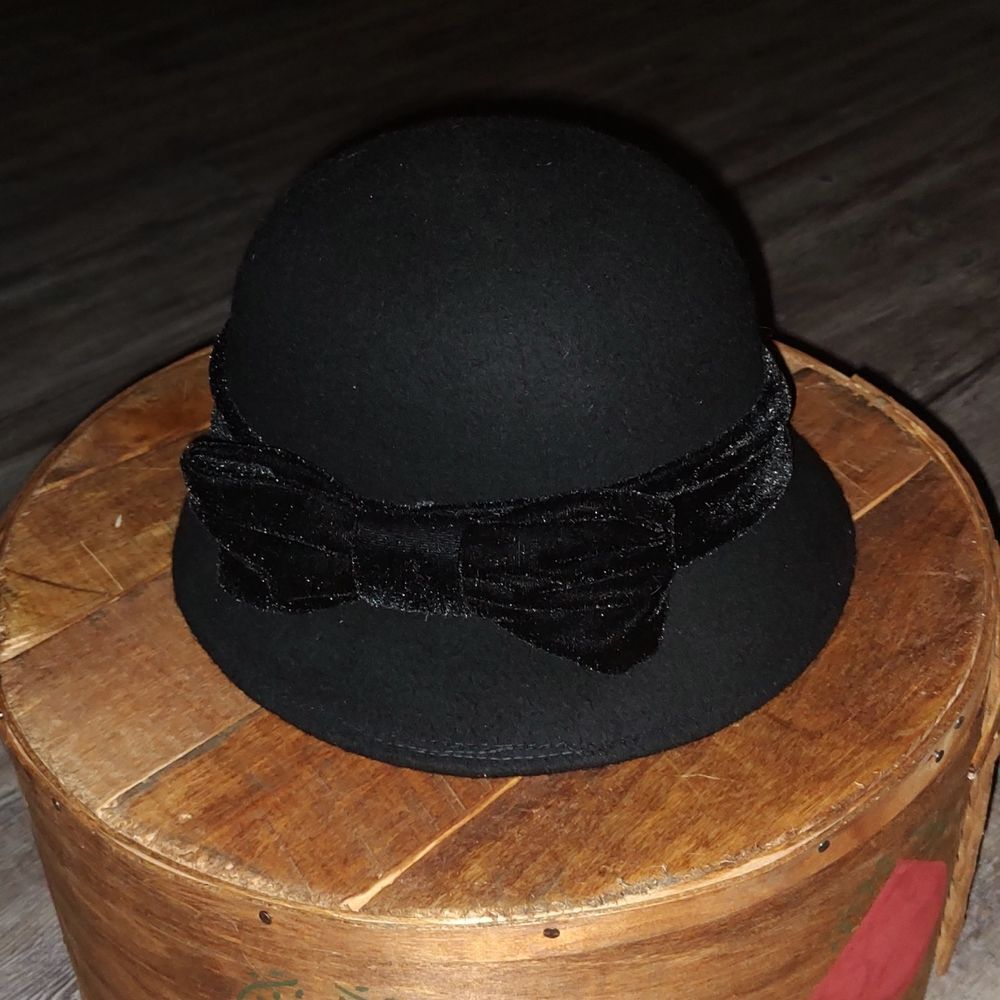 Vintage Black 100% wool bucket hat  NWOT